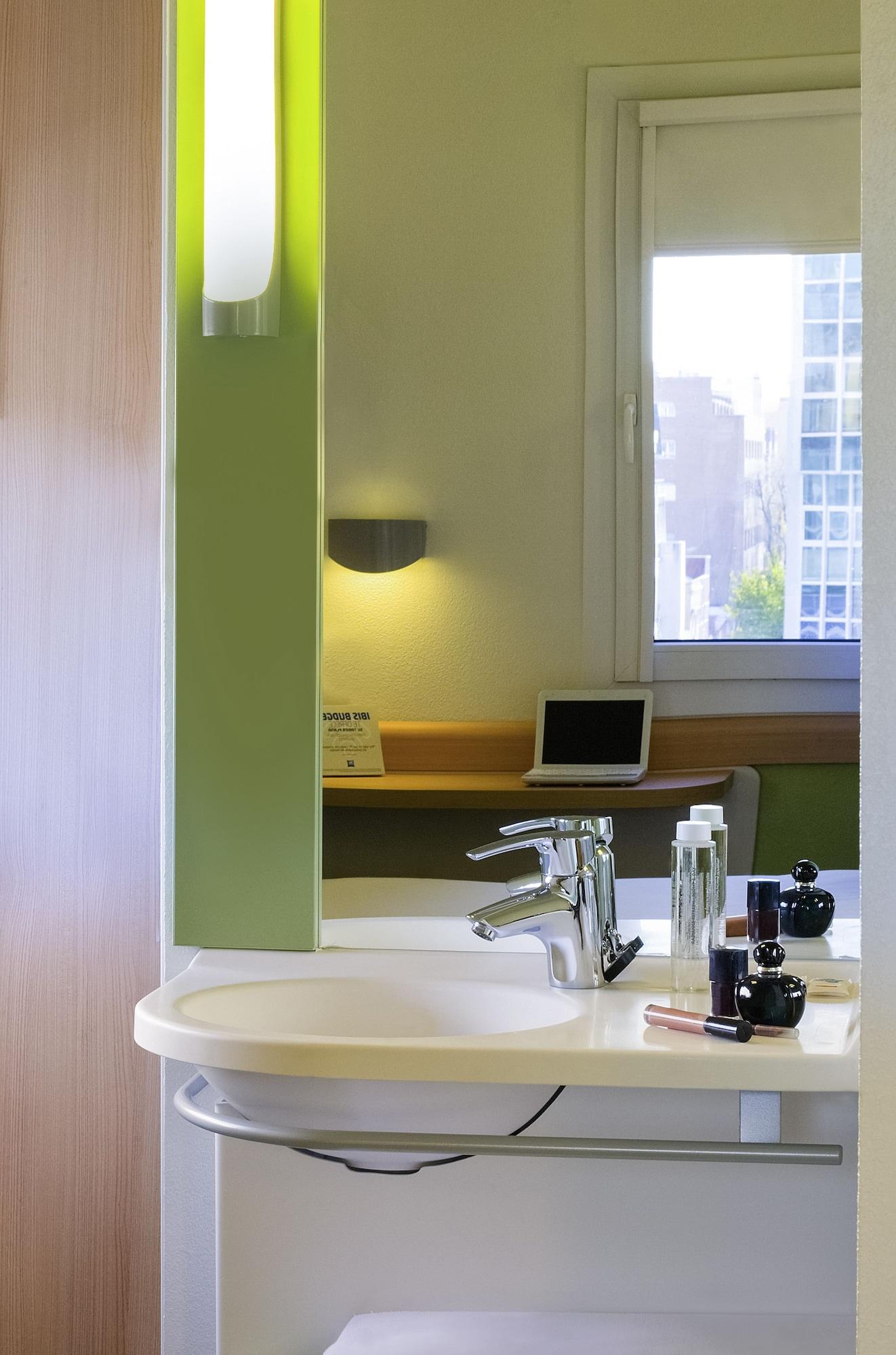 Ibis Budget Braga Centro Esterno foto