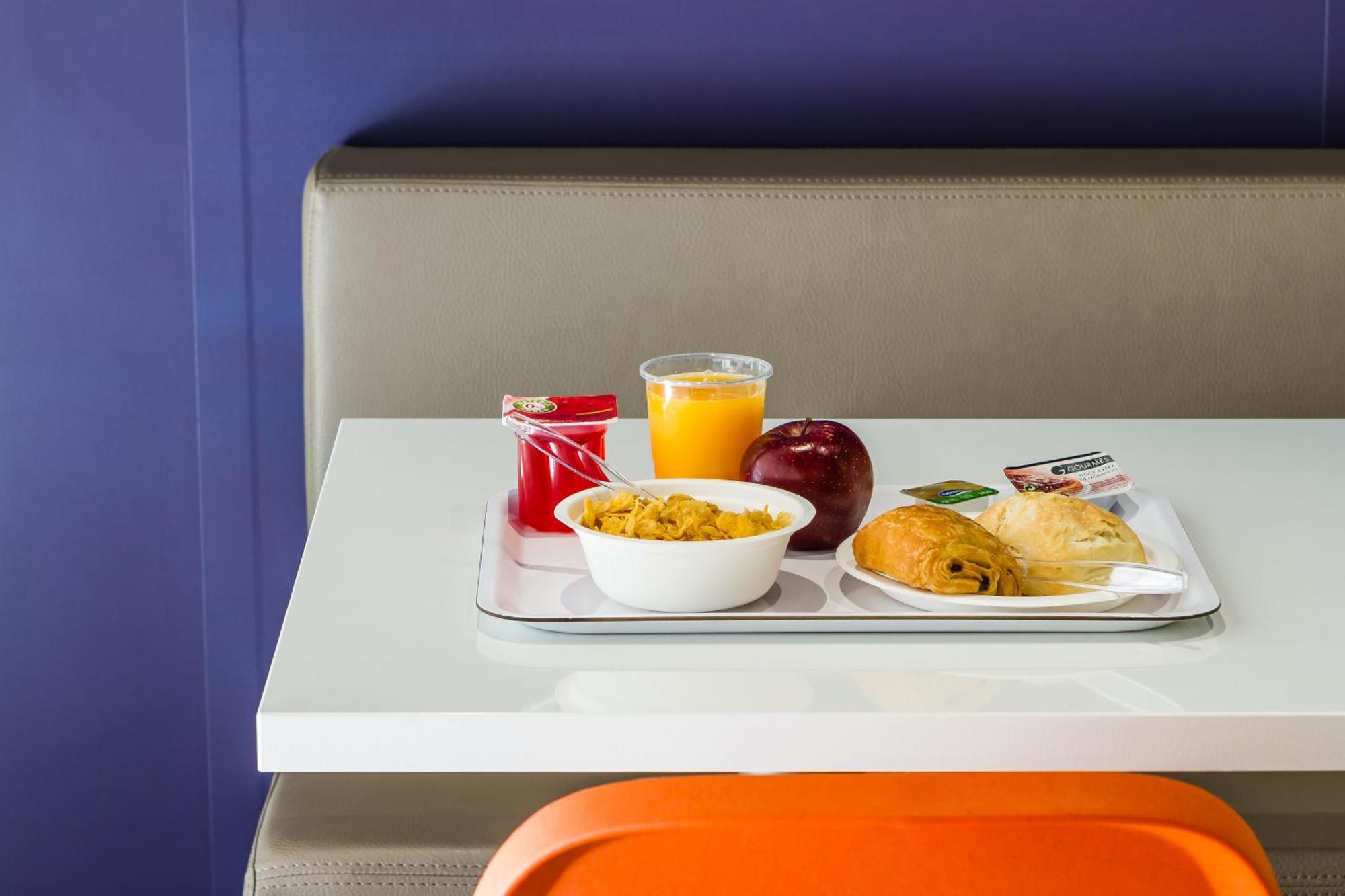 Ibis Budget Braga Centro Esterno foto