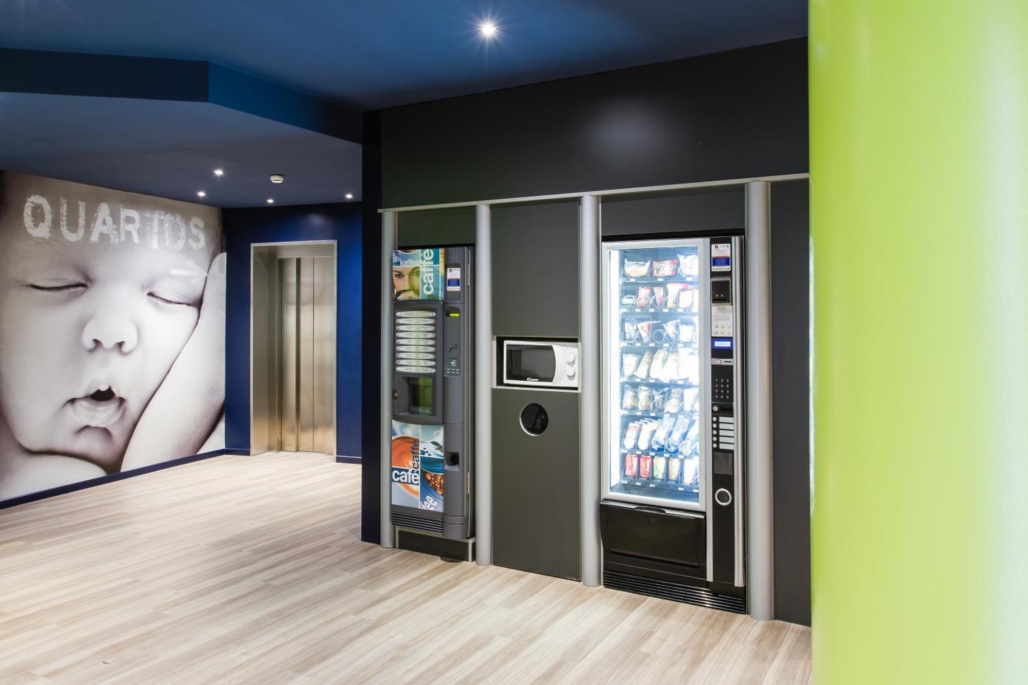 Ibis Budget Braga Centro Esterno foto