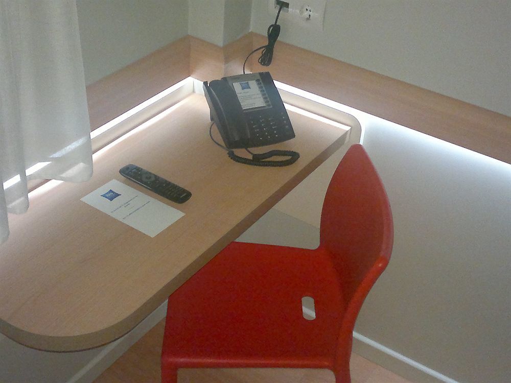Ibis Budget Braga Centro Esterno foto