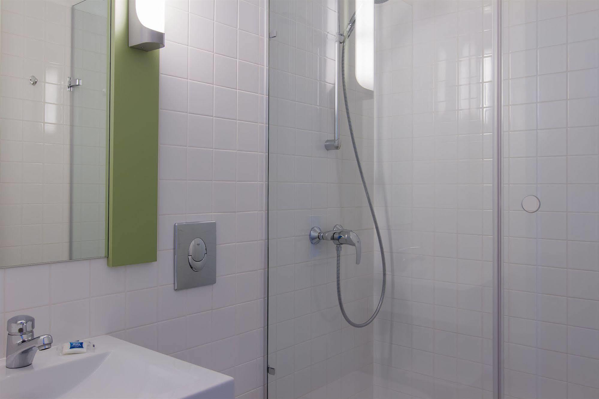 Ibis Budget Braga Centro Esterno foto