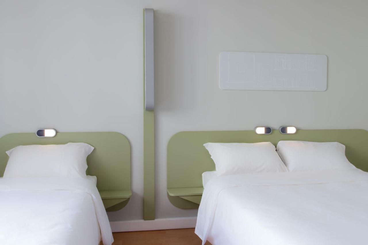 Ibis Budget Braga Centro Esterno foto